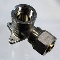 Уголок с креп. мет.пласт.16*3/4"ц/г